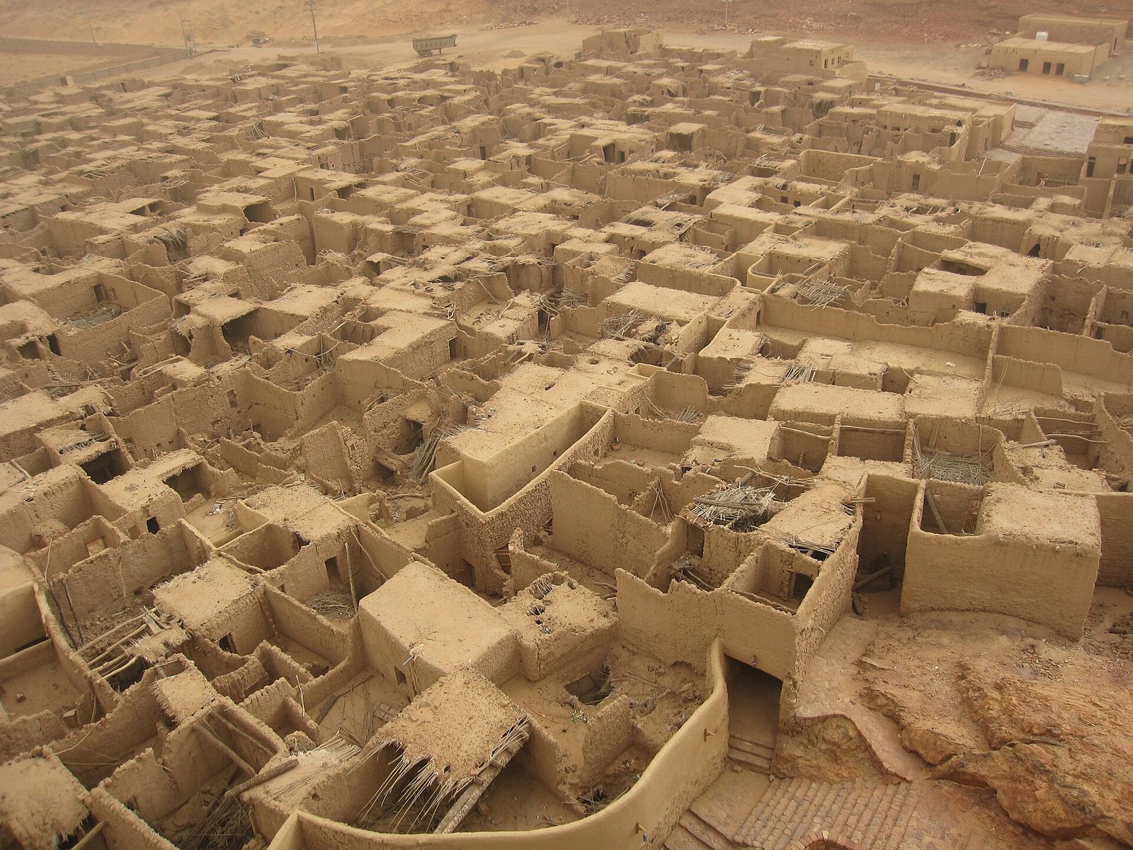 بيوت البلدة القديمة الطينية في العلا